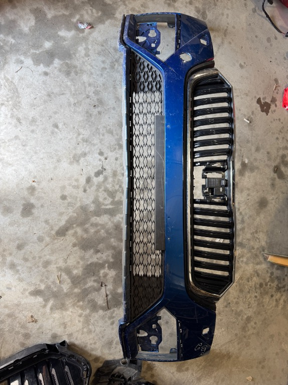 Bara fata + grila centrala Skoda Octavia 4 VRS RS 2020/2021/2022/2023/2024