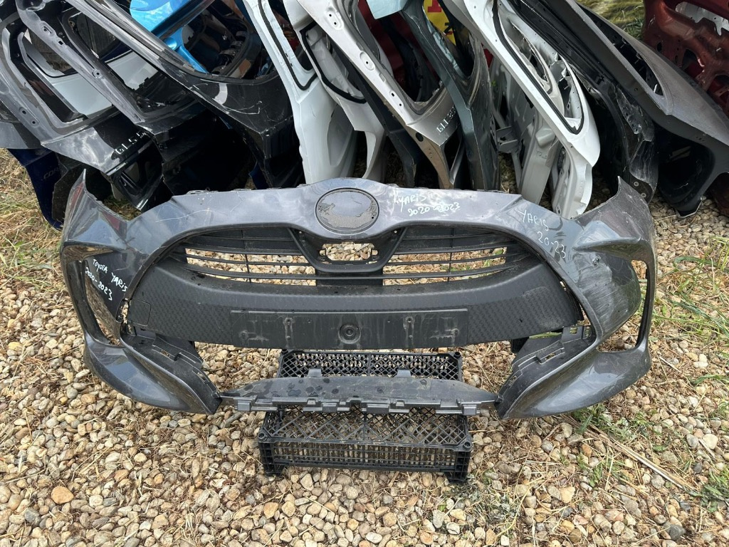 Bara fata + grila Toyota Yaris 2020/2021/2022/2023 Gri