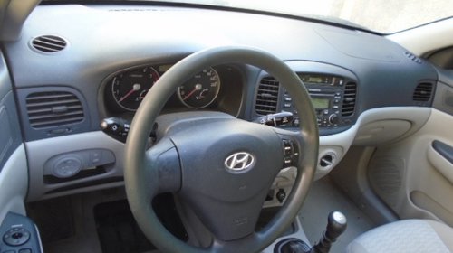 Bara fata Hyundai Accent 2006 sedan 1,4