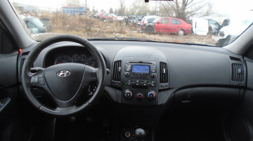 Bara fata Hyundai i30 2010 Hatchback 1.6