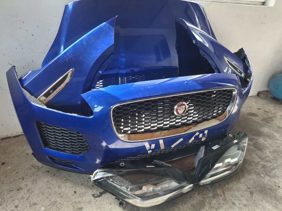 Bara fata Jaguar E-Pace R pachet capota 