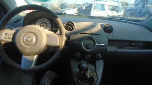 Bara fata Mazda 2 2008 Hatchback 1.3