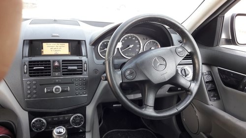 Bara fata Mercedes C-CLASS W204 2007 Sedan 220 CDi