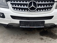Bara fata Mercedes ml w164 model cu spalatoare fără senzori de parcare