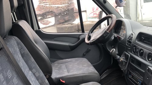 Bara fata Mercedes SPRINTER 2004 Autoutilitara 2.2 CDI