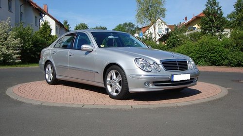 Bara fata Mercedes W211 2002 2003 2004 2005 2006 2118800240 Avantgarde