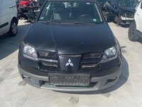 Bara fata Mitsubishi Outlander 2005