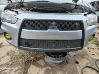 Bara fata Mitsubishi Outlander