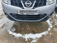 Bara fata Nissan Qashqai 2011