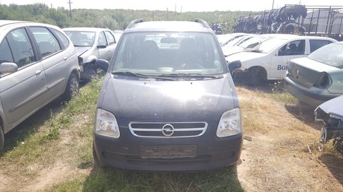 Bara fata Opel Agila 2003