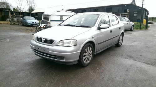 Bara fata Opel Astra G