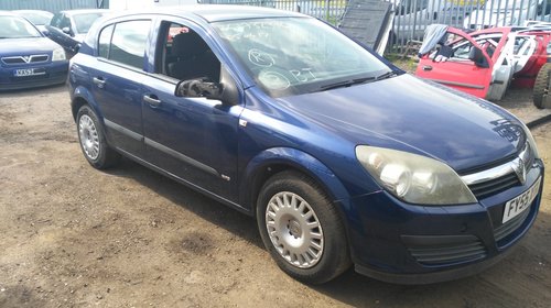 Bara fata Opel Astra H 2005 Hatchback 1.4