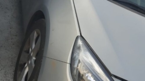 Bara fata Opel Astra J 2011 hatchback 1.7