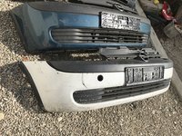 Bara fata Opel Corsa C din 2001 cu o fisura