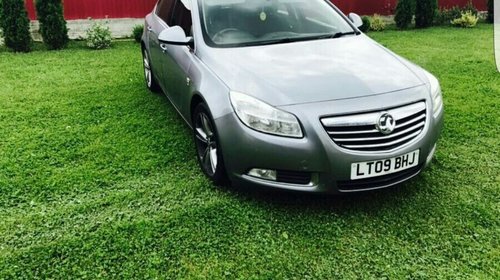 Bara fata opel insignia