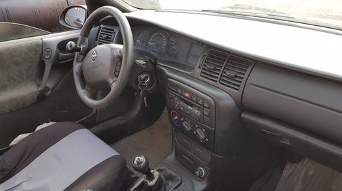 Bara fata Opel Vectra B 1997 BERLINA 1,6B