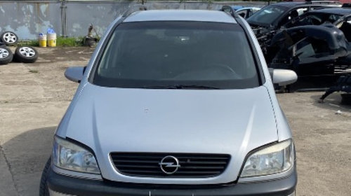 Bara fata Opel Zafira 2002 Familiar 1,6 benzi