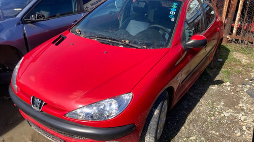 Bara fata Peugeot 206 2004 Hatchback 1.4 HDI