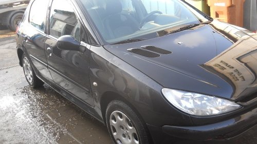 Bara fata Peugeot 206 2005 Hatchback 1.4 hdi