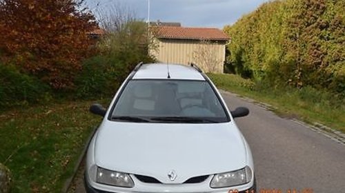 Bara fata Renault Laguna