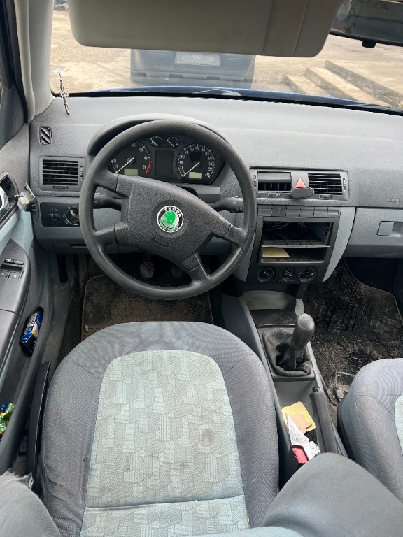 Bara fata Skoda Fabia 2002 hatchback 1,4