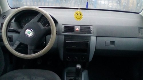 Bara fata Skoda Fabia 2003 HATCHBACK 1.4