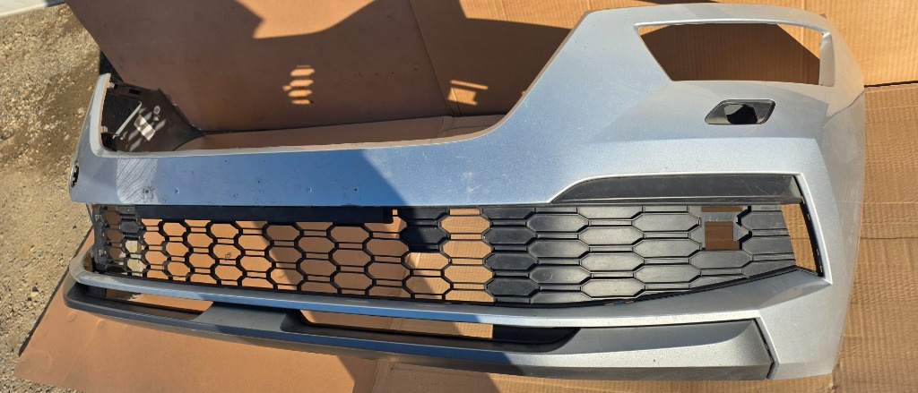 Bara fata originala 658807221 skoda noi si sh de vanzare - TU