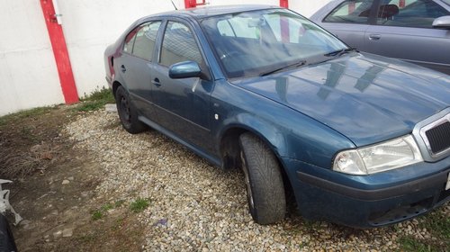 Bara fata Skoda Octavia 2003 sedan 1.9 D