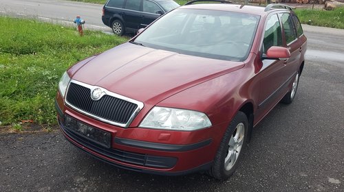 Bara fata Skoda Octavia 2005 Combi 2.0 FSI