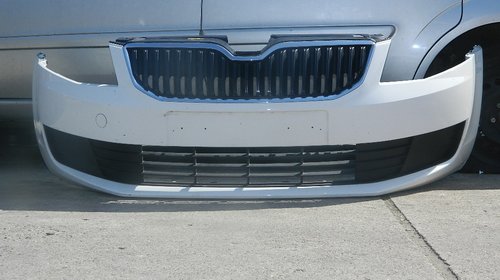 Bara fata Skoda Octavia 2013