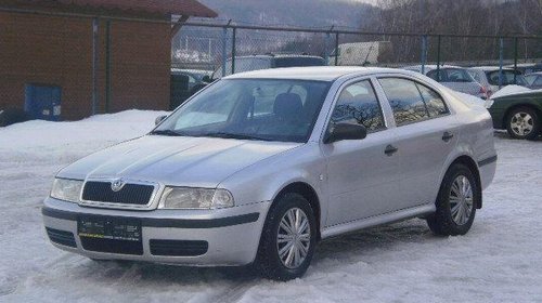 Bara fata skoda octavia din 2003