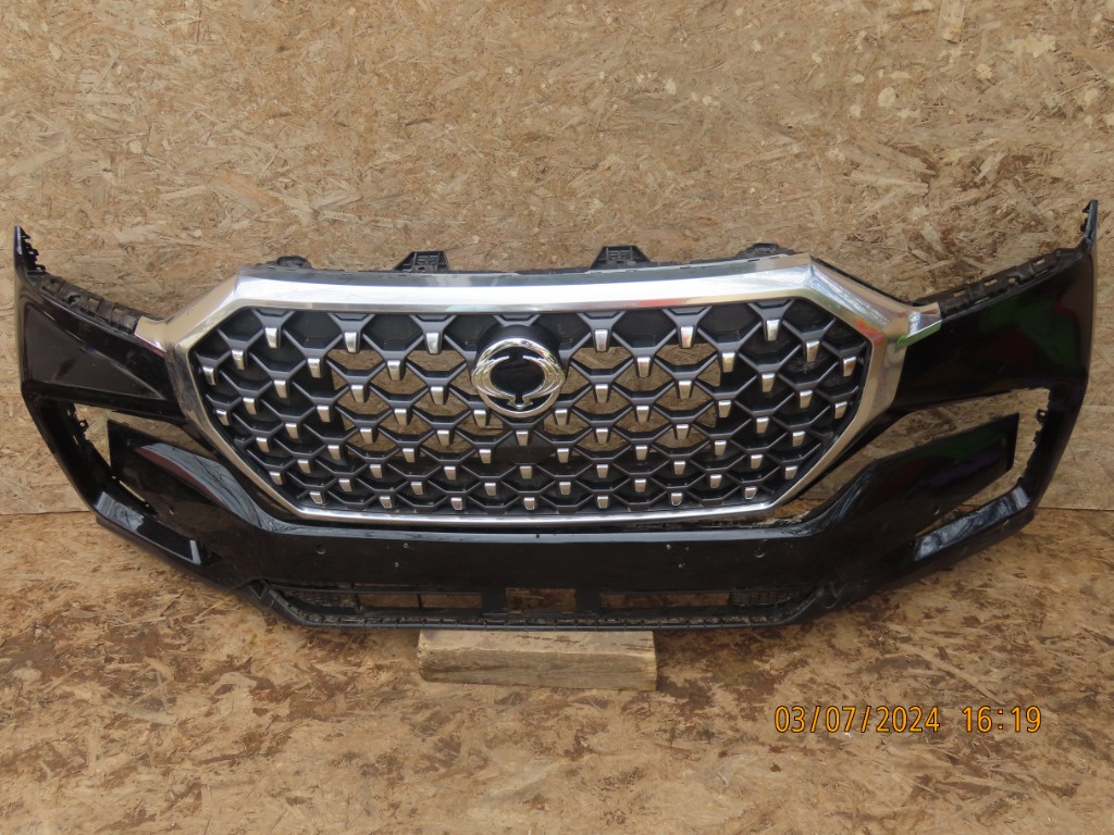 Bara fata Ssangyong Rexton an 2020 - 2024 cu grile