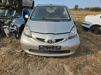 Bara fata Toyota Aygo din 2008