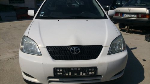 Bara fata Toyota Corolla an 2004