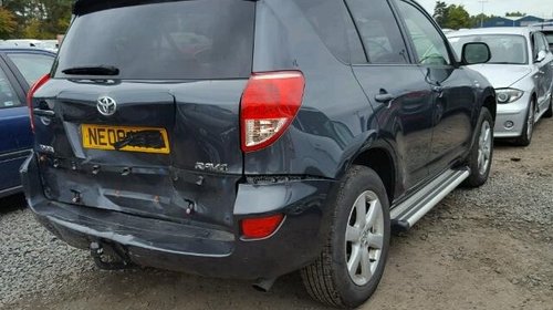 Bara fata Toyota RAV 4 2008 SUV 2.2 D