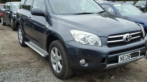 Bara fata Toyota RAV 4 2008 SUV 2.2 D