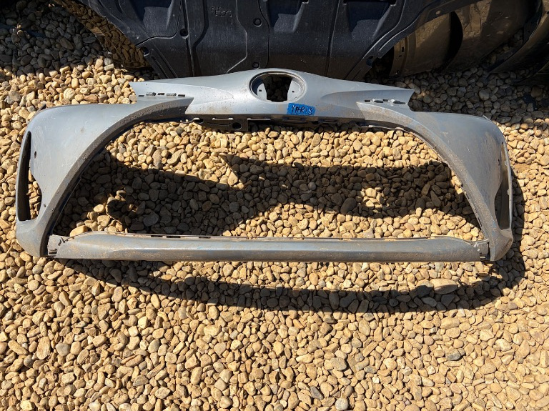 Bara fata Toyota Yaris 3 Facelift 2017/2018/2019/2020