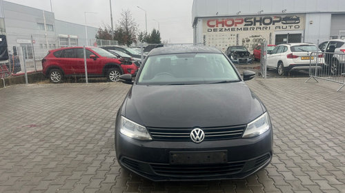 Bara fata Volkswagen Jetta 2011 SEDAN 2.0 TDI