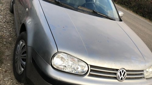 Bara fata VW Golf 4 2004 hatchback 1.6 i