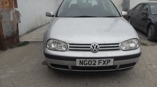 Bara fata VW Golf IV, cu grila fata, cod culoare LA7W, an 2002