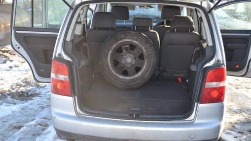 Bara fata VW Touran 2005 MONOVOLUM 1.9