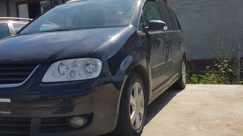 Bara fata VW Touran 2005 monovolum 2.0 tdi