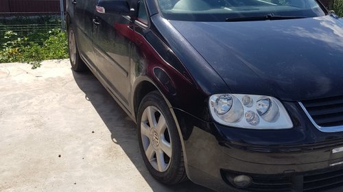 Bara fata VW Touran 2005 monovolum 2.0 tdi