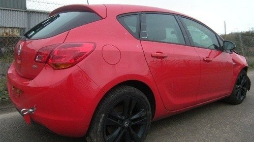 Bara protectie spate opel astra j an 2011