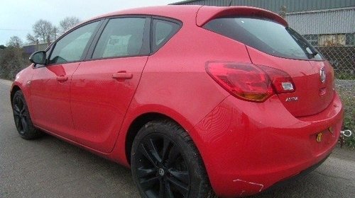 Bara protectie spate opel astra j an 2011