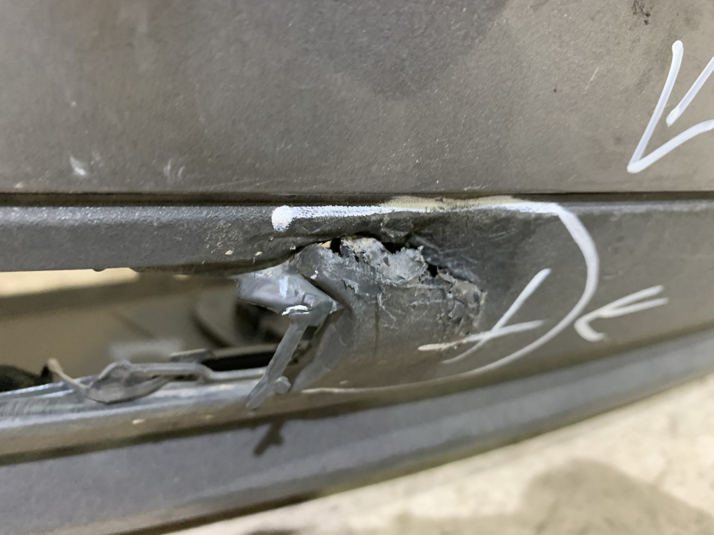Housse D’Accoudoir Central Audi Q5 FY 2018-2023 – Cuir PU Rouge Ligne, Protection Anti-Rayures, Installation Sans Outil, Élégante