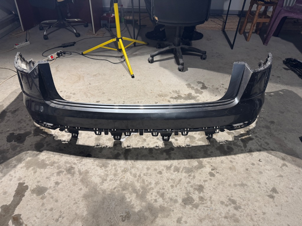 Bara spate Audi Q8 SQ8 2020/2021/2022/2023