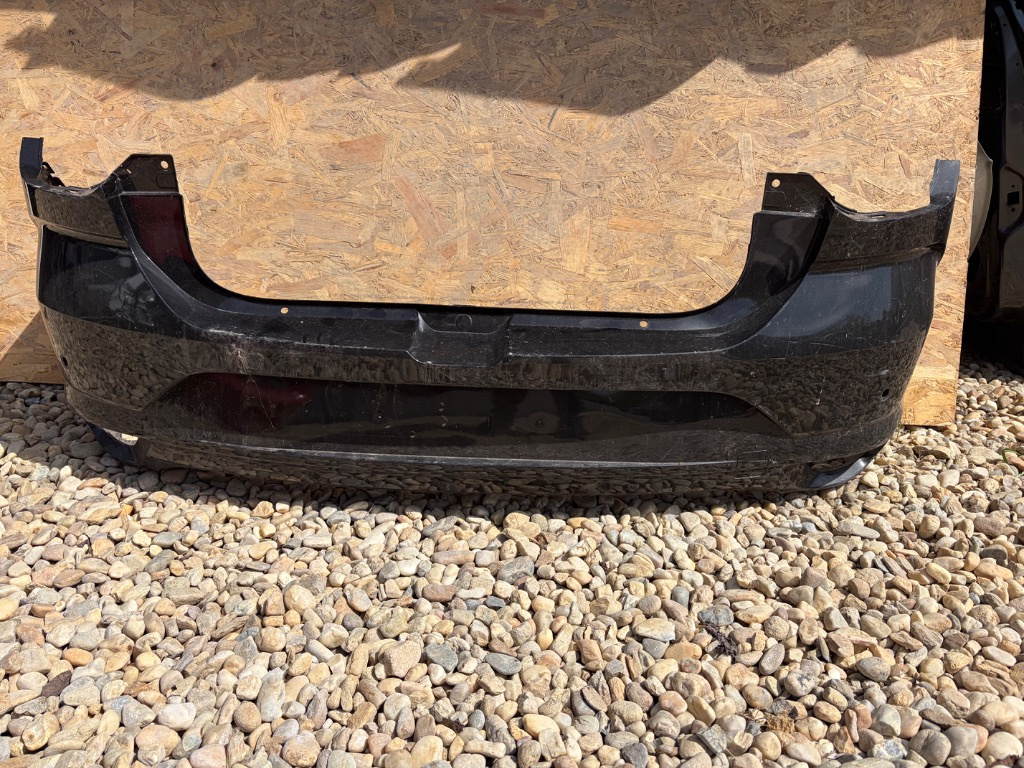 Bara spate cu spoiler Dacia Logan 3 Neagra 6 Senzori 2020/2021/2022/2023/2024/2025