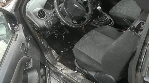 Bara spate Ford Fiesta 2005 HATCHBACK 1399