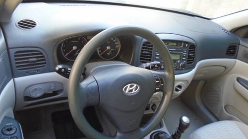 Bara spate Hyundai Accent 2006 sedan 1,4